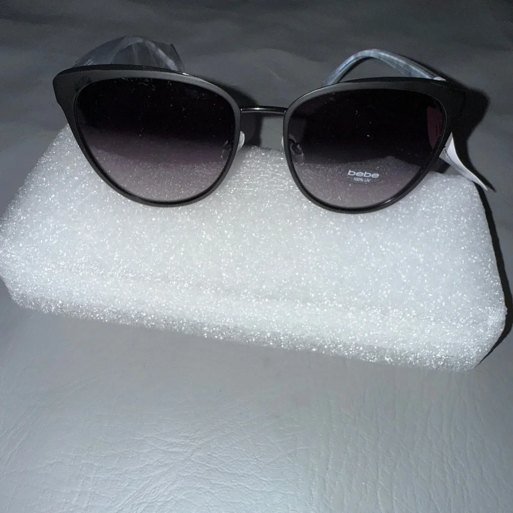 BEBE Bundle the‎ Sophia Crossbody Bag, Melendy Zip Wallet, Sunglasses